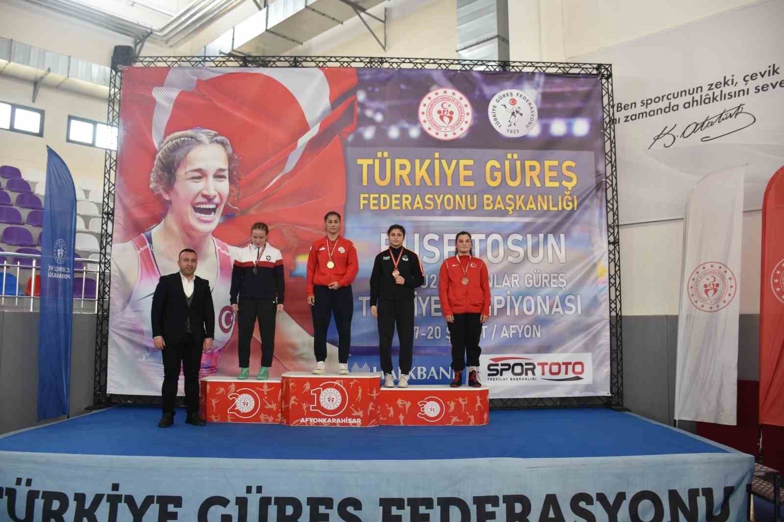Buse Tosun U20 Kadınlar Güreş Türkiye Şampiyonası devam ediyor