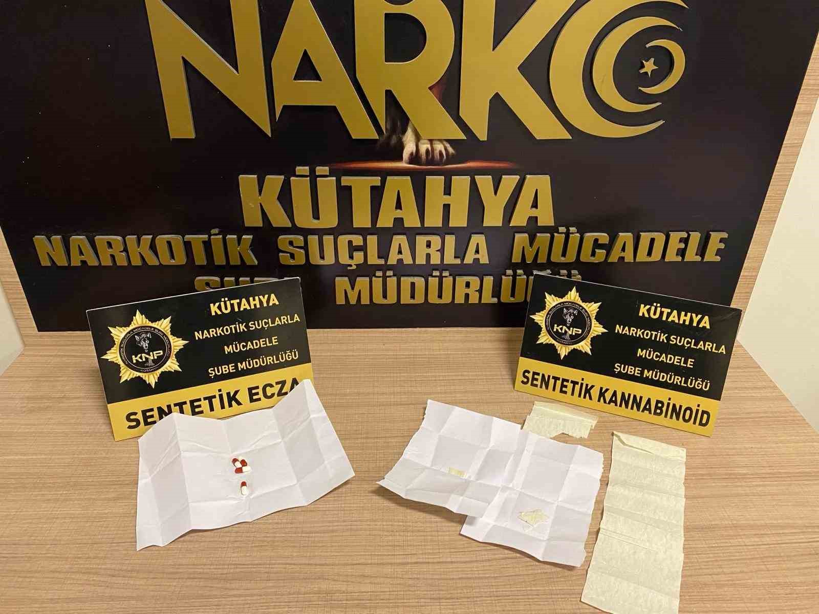 Kütahya’da 2 kişinin bulunduğu araçta uyuşturucu ele geçirildi