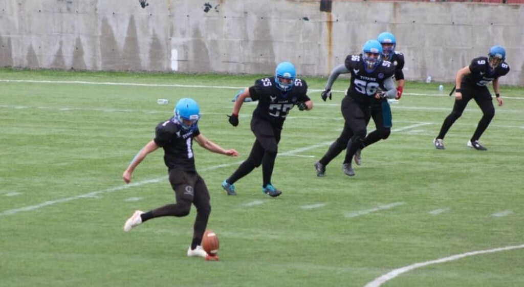 T&Uuml;SF Korumalı Futbol 1. Ligi&rsquo;nde Dumlupınar Titans fırtınası
