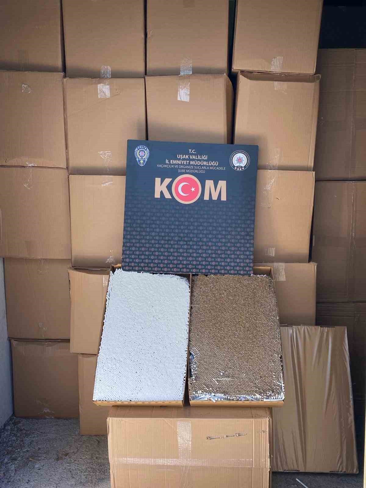 Uşak’ta 4,5 milyon değerinde kaçak makaron ele geçirildi