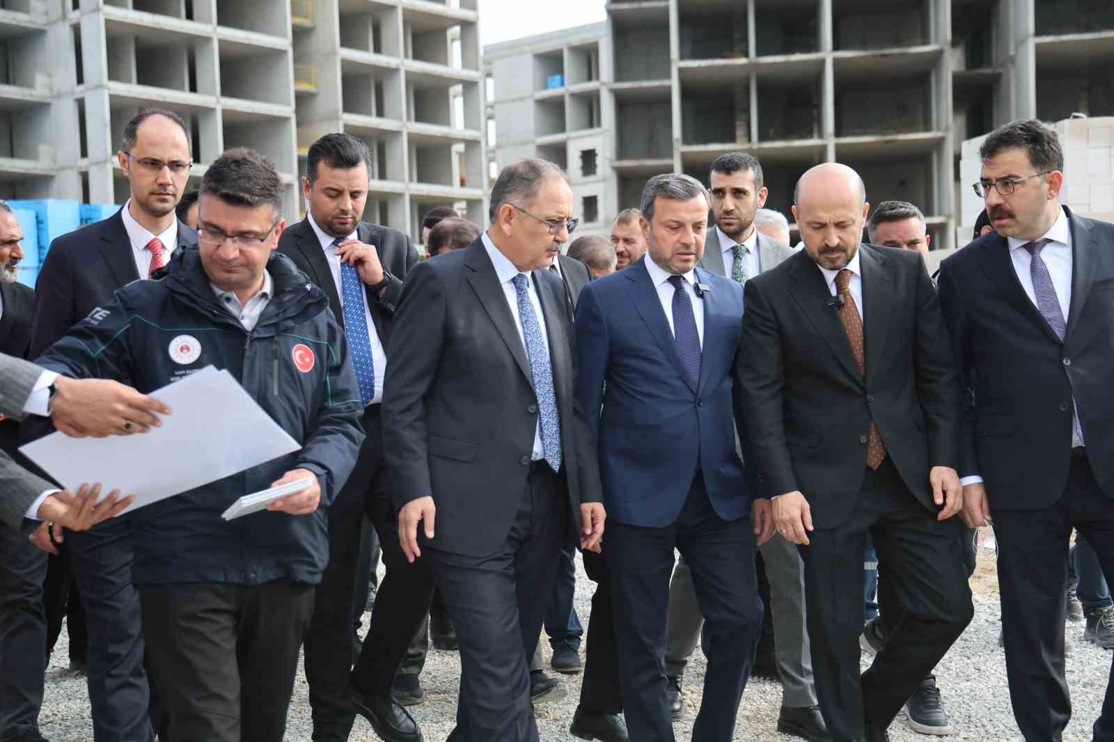Bakan &Ouml;zhaseki&rsquo;den Adana&rsquo;daki kentsel d&ouml;n&uuml;ş&uuml;m projesinde m&uuml;jde

