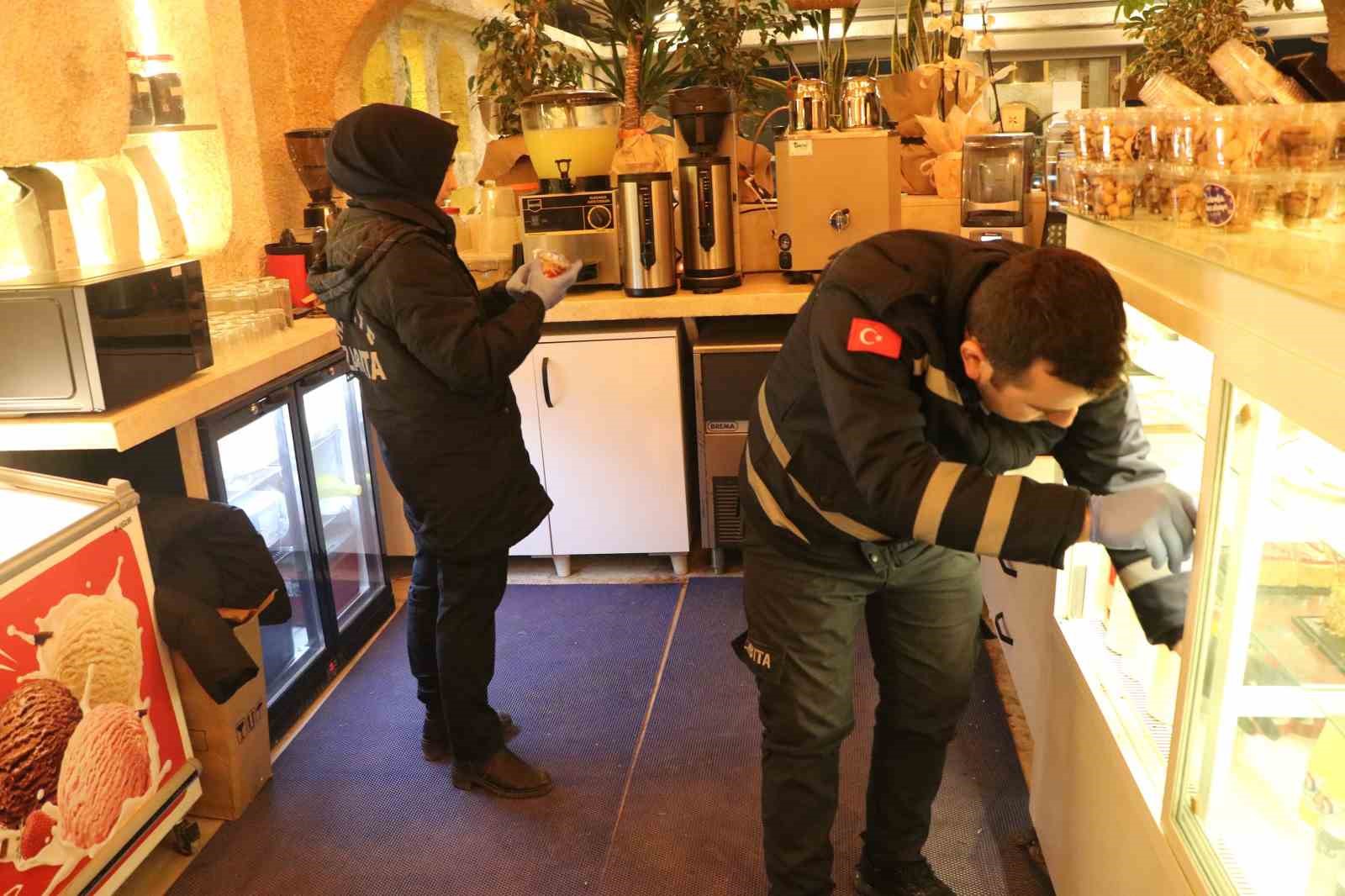 Haliliye’de zabıta ekipleri kafeleri denetledi
