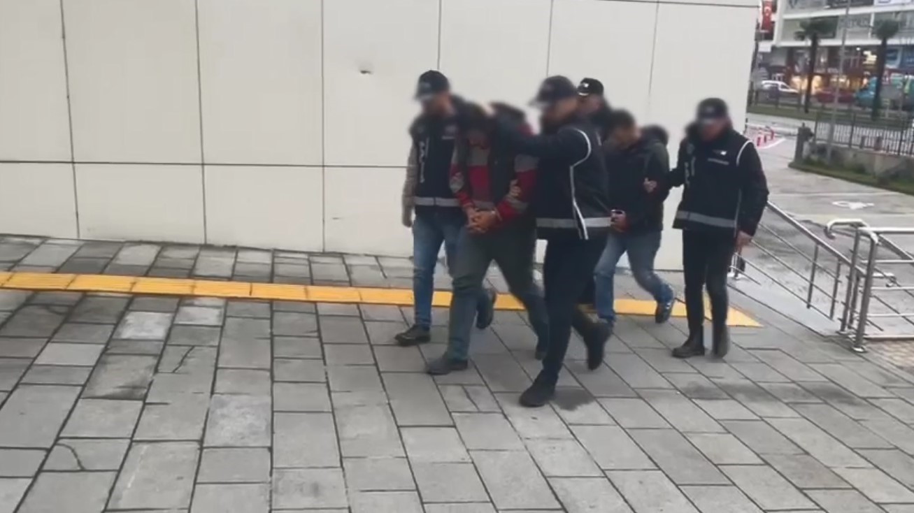 Ordu’da otomobilde 6 adet ruhsatsız tabanca ele geçirildi: 1 tutuklama