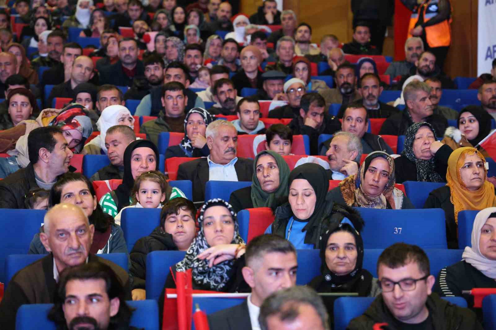 Bakan Yerlikaya, Diyarbakır&rsquo;da TOKİ kura &ccedil;ekimine katıldı: "Diyarbakır&rsquo;a 3 milyar lirayı aşkın kaynak aktarıldı"
