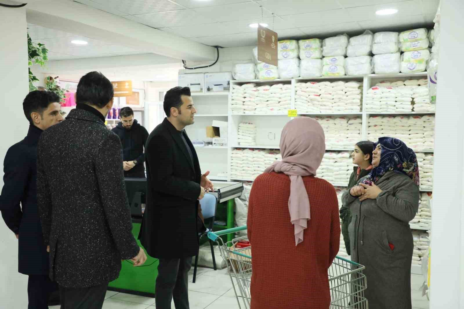 Yenişehir’de 12 bin vatandaşa 4 bin TL market yardımı