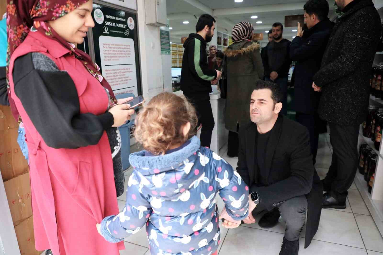 Yenişehir&rsquo;de 12 bin vatandaşa 4 bin TL market yardımı
