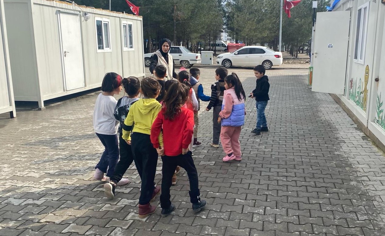 Hakkari&rsquo;deki komandolar &ouml;ğrencilerin mektubuna duyarsız kalmadı
