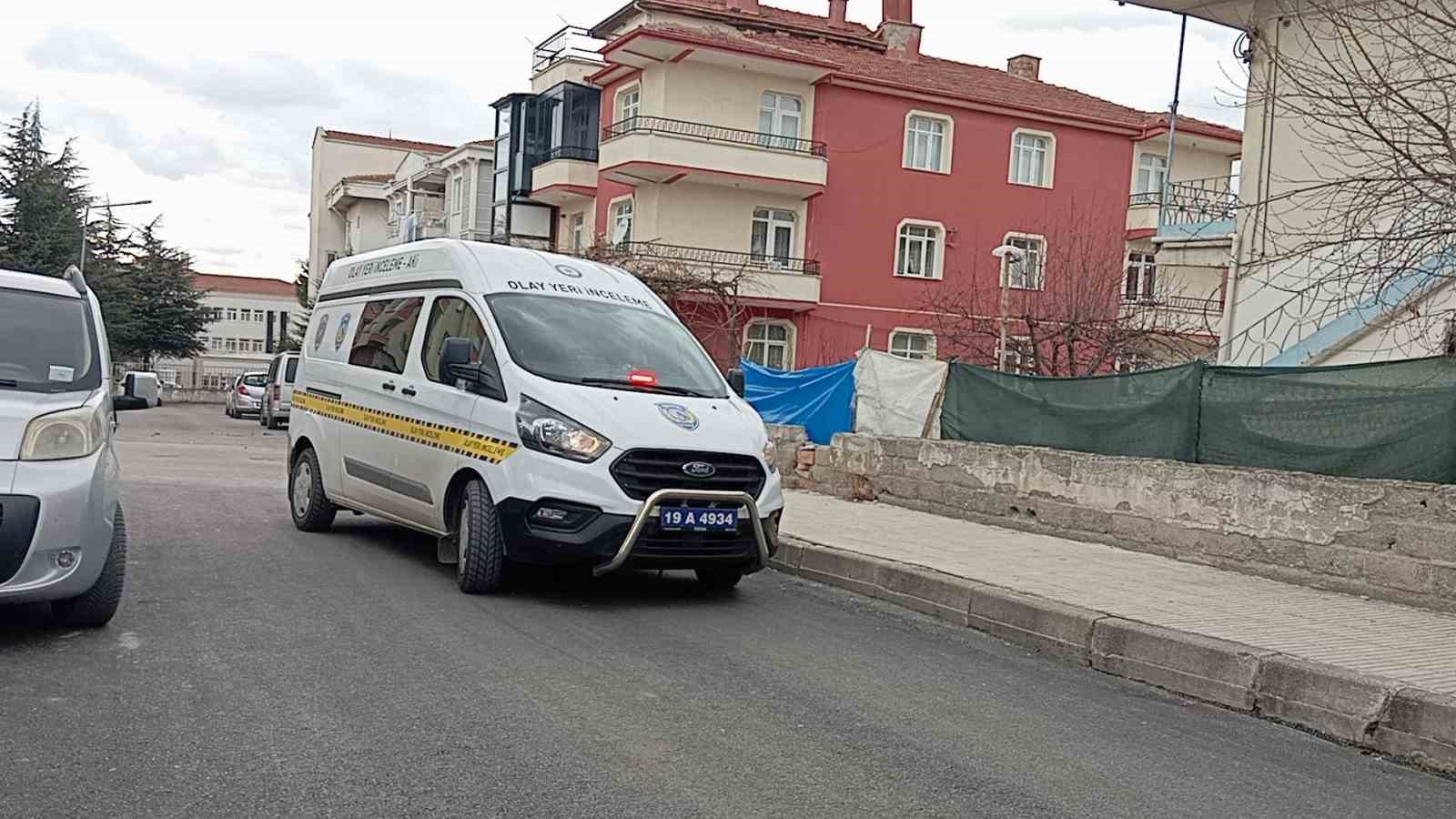 Çıktığı merdivenden düşen yaşlı adam hayatını kaybetti
