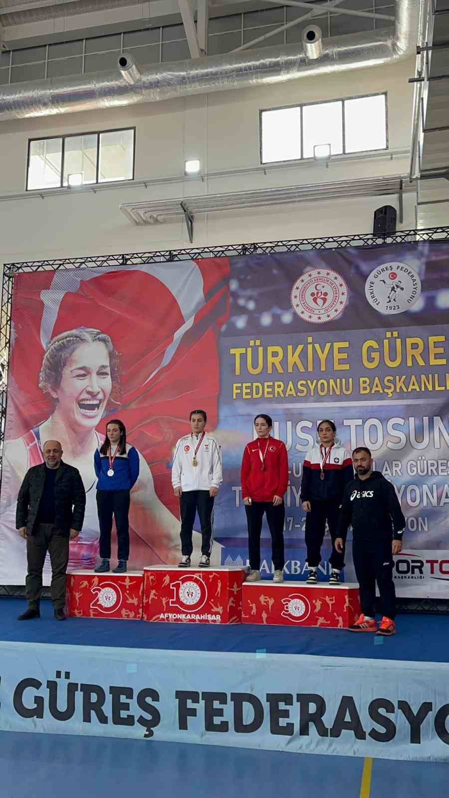 Kadınlar G&uuml;reş T&uuml;rkiye Şampiyonası&rsquo;nda Erzincanlı sporculardan b&uuml;y&uuml;k başarı
