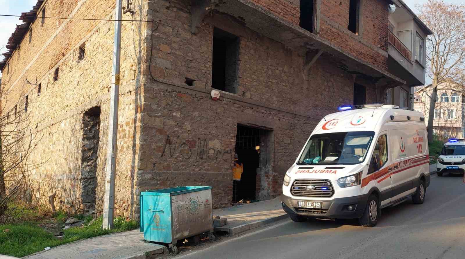 Metruk binada ceset bulundu
