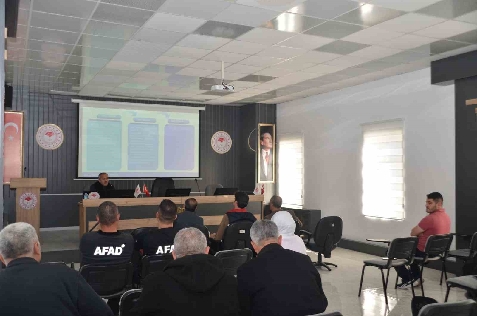 Niğde’de Tarım ve Orman İl Müdürlüğü personeline yangın eğitimi verildi
