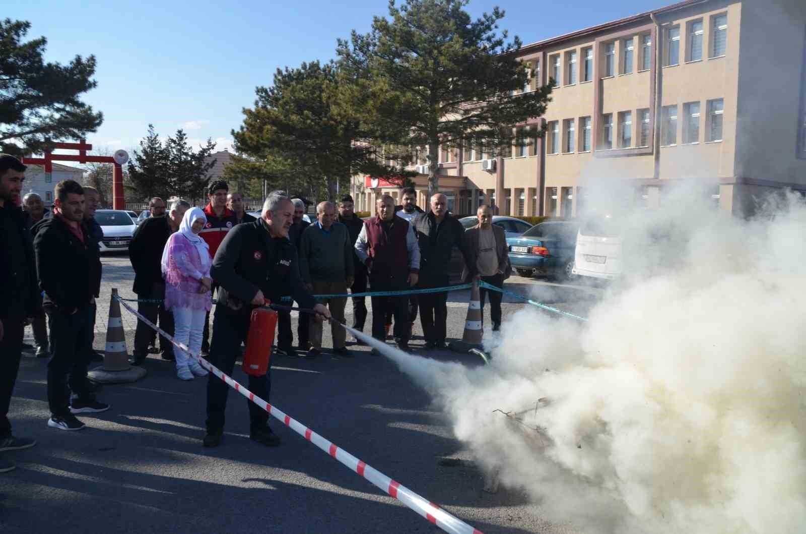 Niğde’de Tarım ve Orman İl Müdürlüğü personeline yangın eğitimi verildi