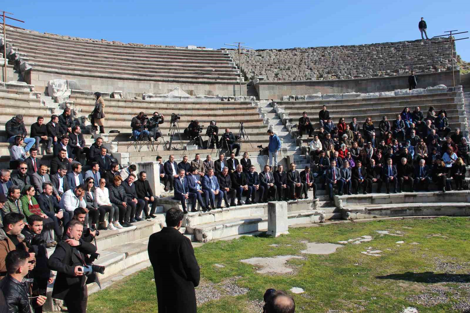 Bergama’daki kazılar için bakanlıktan 1 milyar TL bütçe
