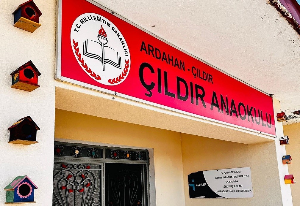 Çıldır Anaokulu öğrencilerinden kuşlara yuva
