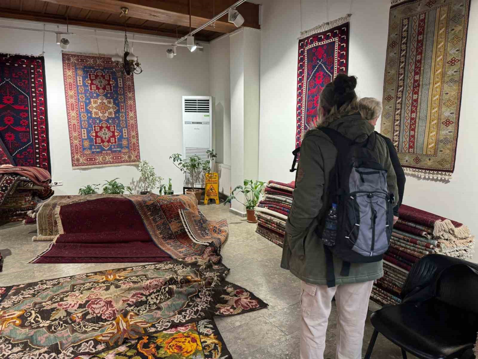 Zonguldak’ta yöresel halı sergisi açıldı