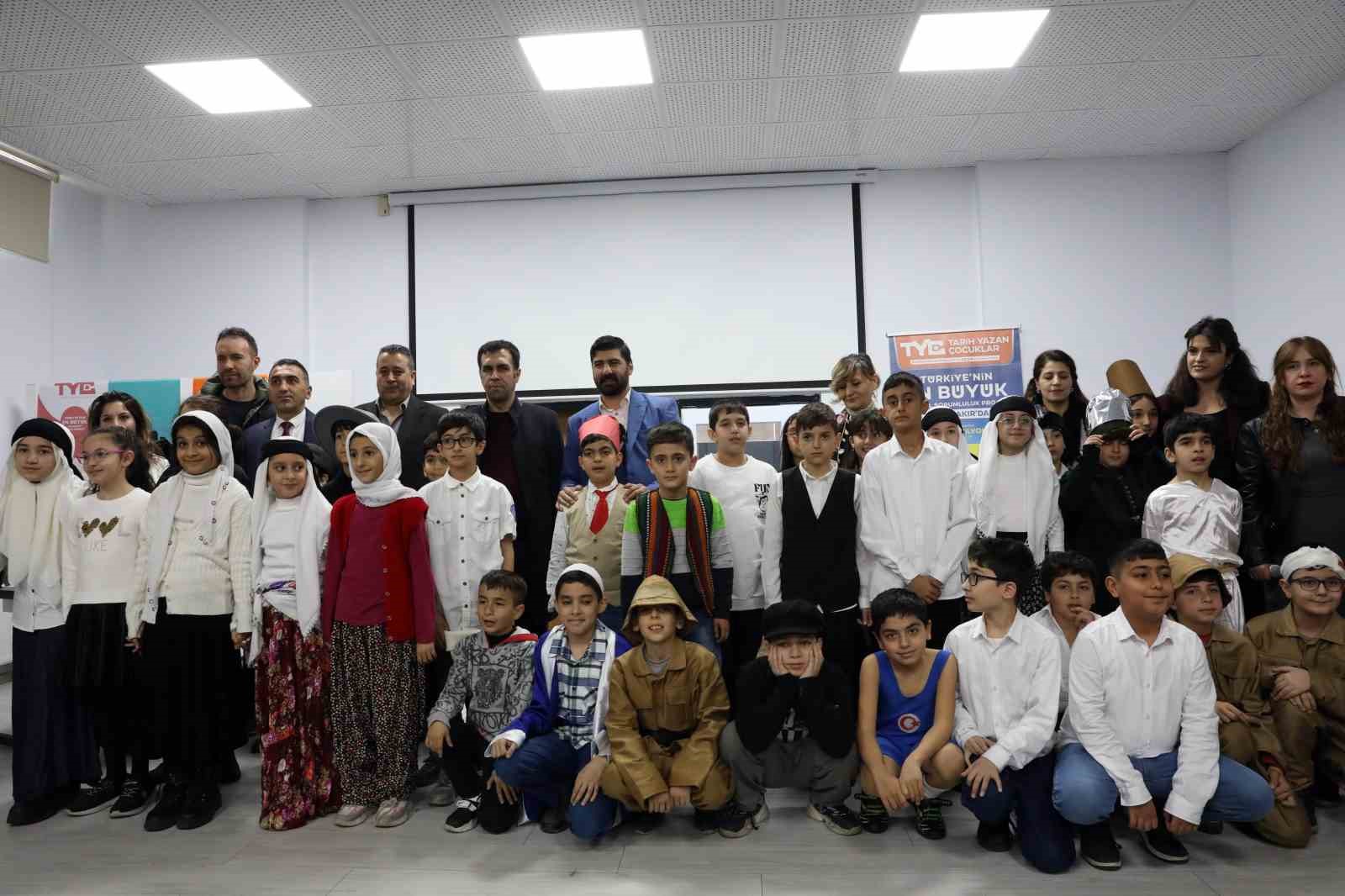Diyarbakır’da “Tarih Yazan Çocuklar” şenliği devam ediyor

