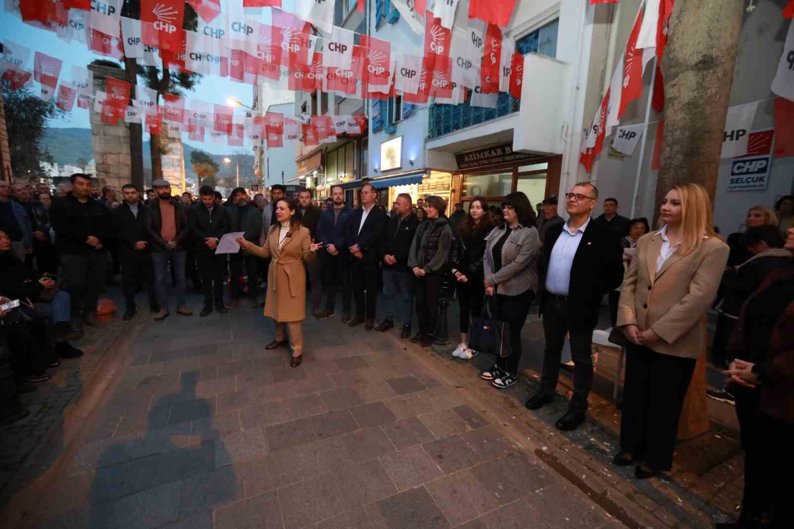 CHP, Selçuk’ta meclis üyesi adaylarını tanıttı
