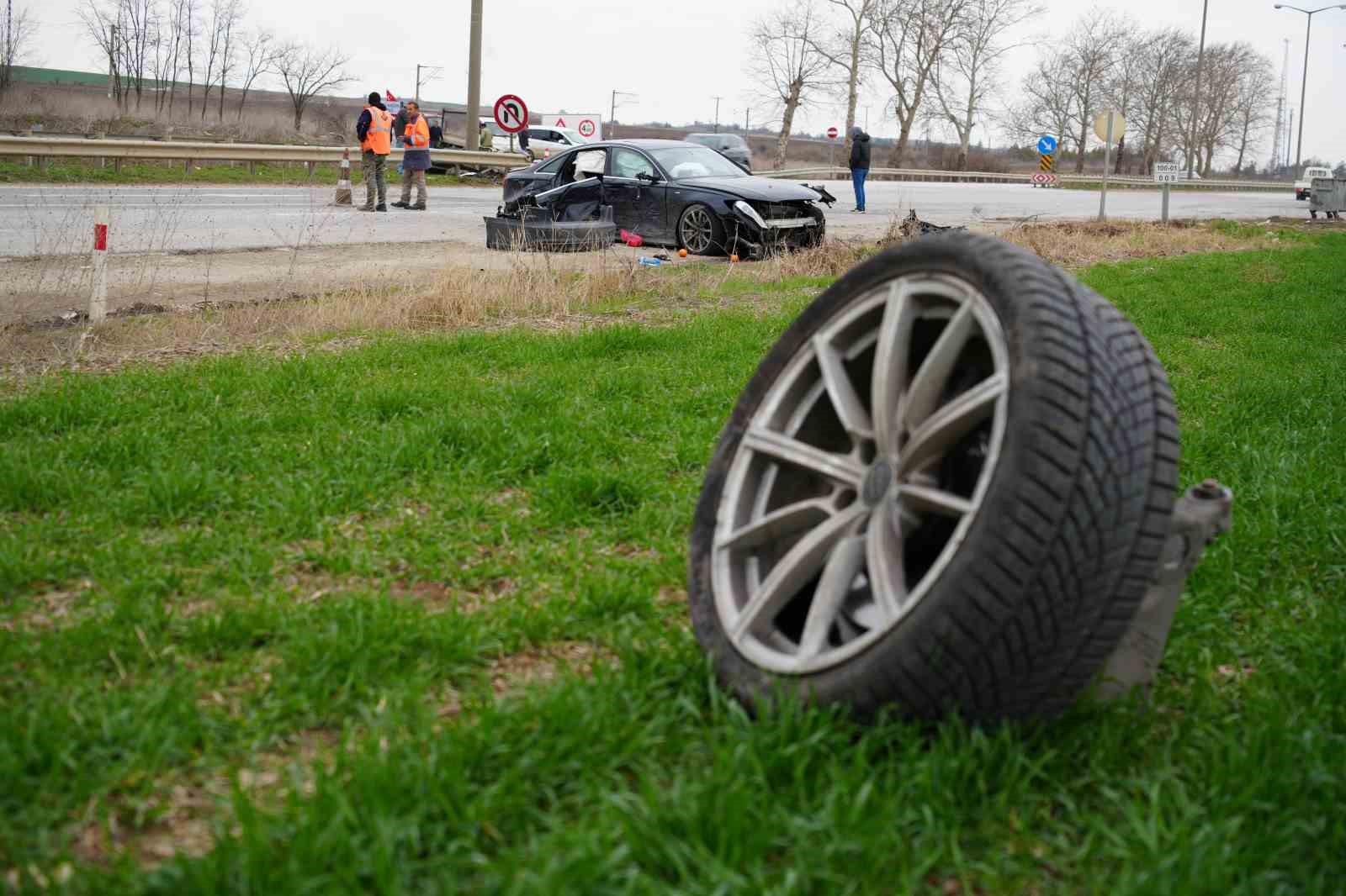 Edirne’de otomobil ile tır çarpıştı: 1 yaralı