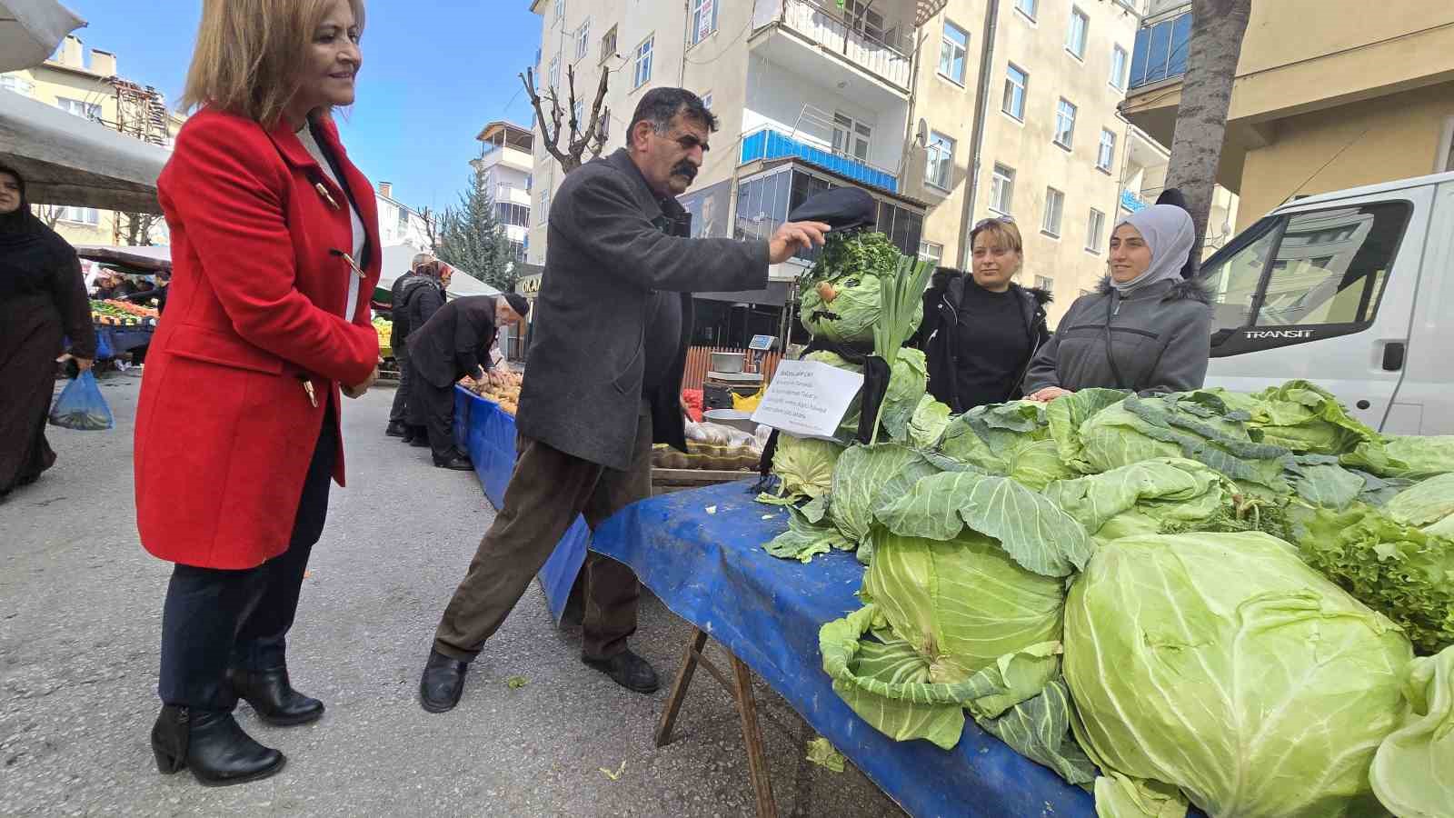 Tokatlılar "lahana adamla" kar hasreti giderdi
