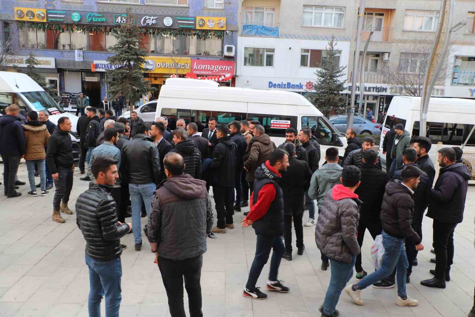 Hakkari Belediyesi ara&ccedil; filosunu g&uuml;&ccedil;lendirdi
