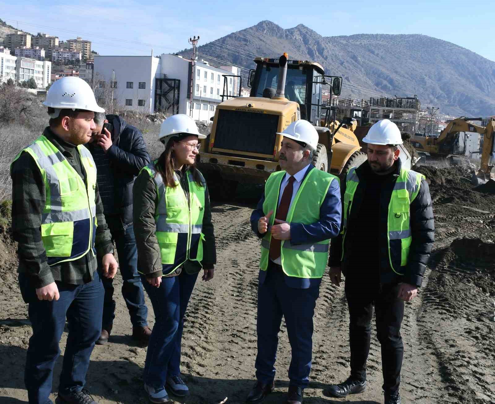 Başkan Çelik: “Şeyhcui mahallesinde pazaryerinin inşa sürecine başladık”