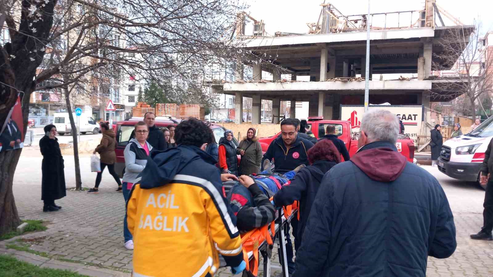 &Ccedil;alışma esnasında toprak kaydı: 1 iş&ccedil;i yaralı
