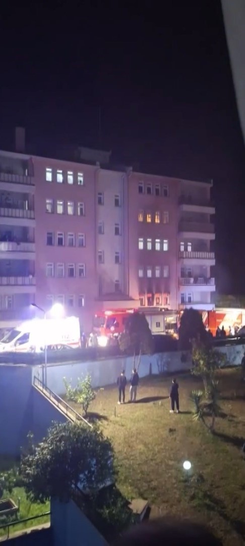 KYK yurdunun lojmanındaki yangında 1 kişi dumandan etkilendi 