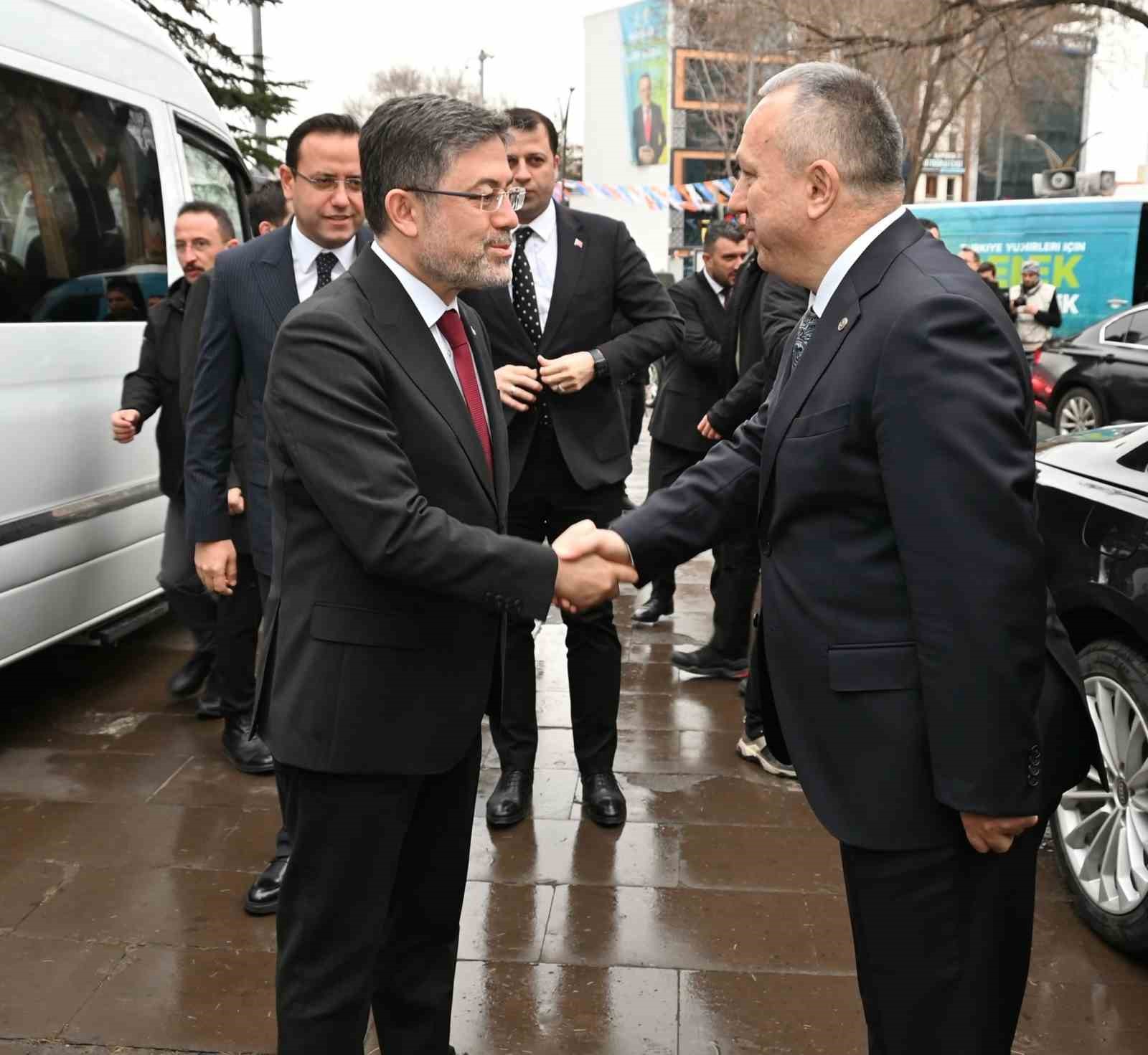 Tarım ve Orman Bakanı Yumaklı: &ldquo;T&uuml;rkiye y&uuml;zyılı iki kelimeden ibaret değildir&rdquo;
