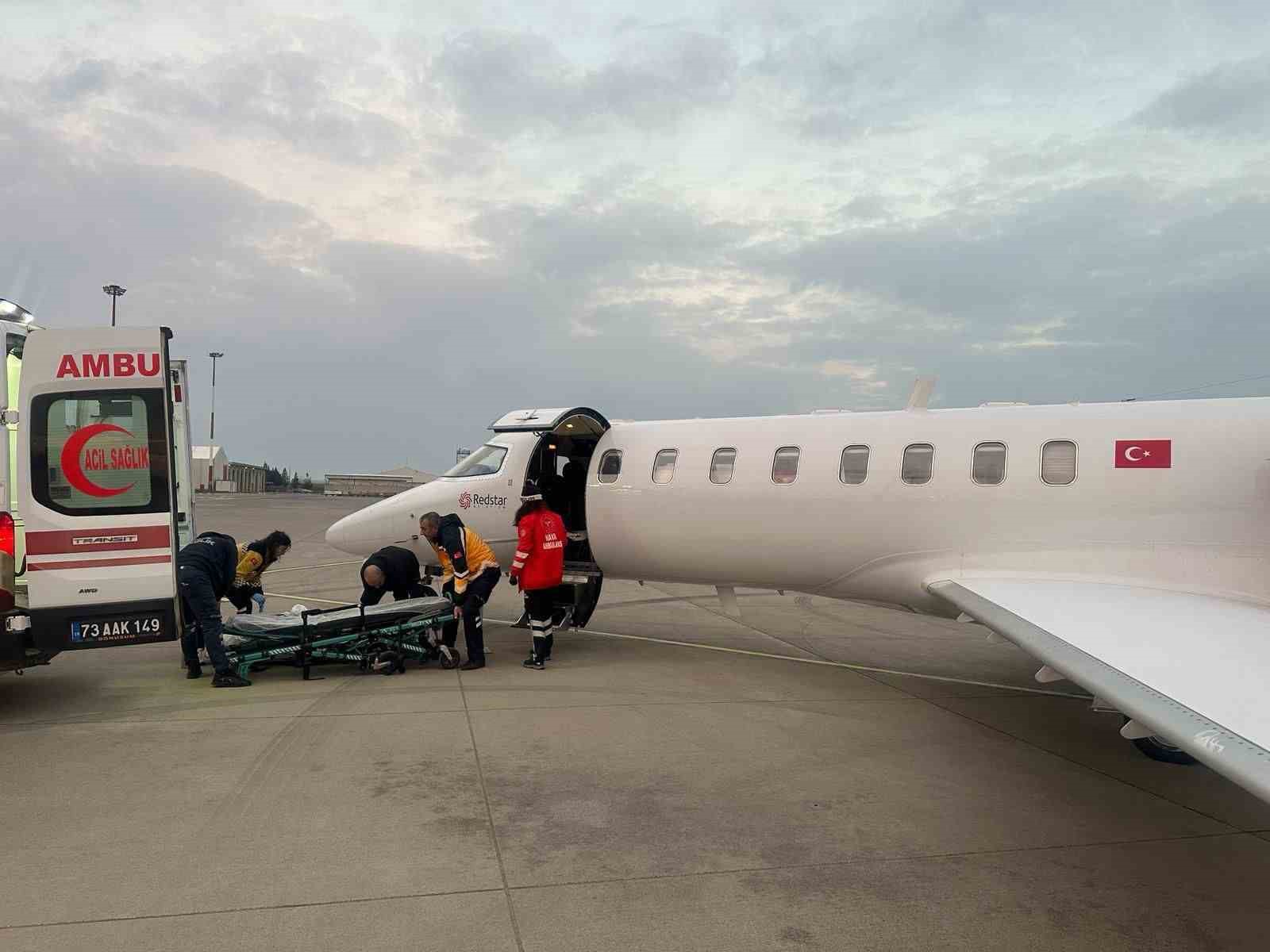 Şırnak&rsquo;ta 77 yaşındaki hasta, ambulans u&ccedil;akla Ankara&rsquo;ya sevk edildi
