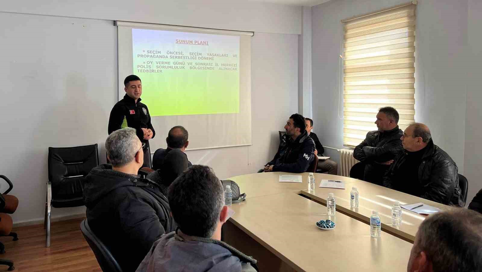 &Ccedil;avdarhisar&rsquo;da se&ccedil;im toplantısı
