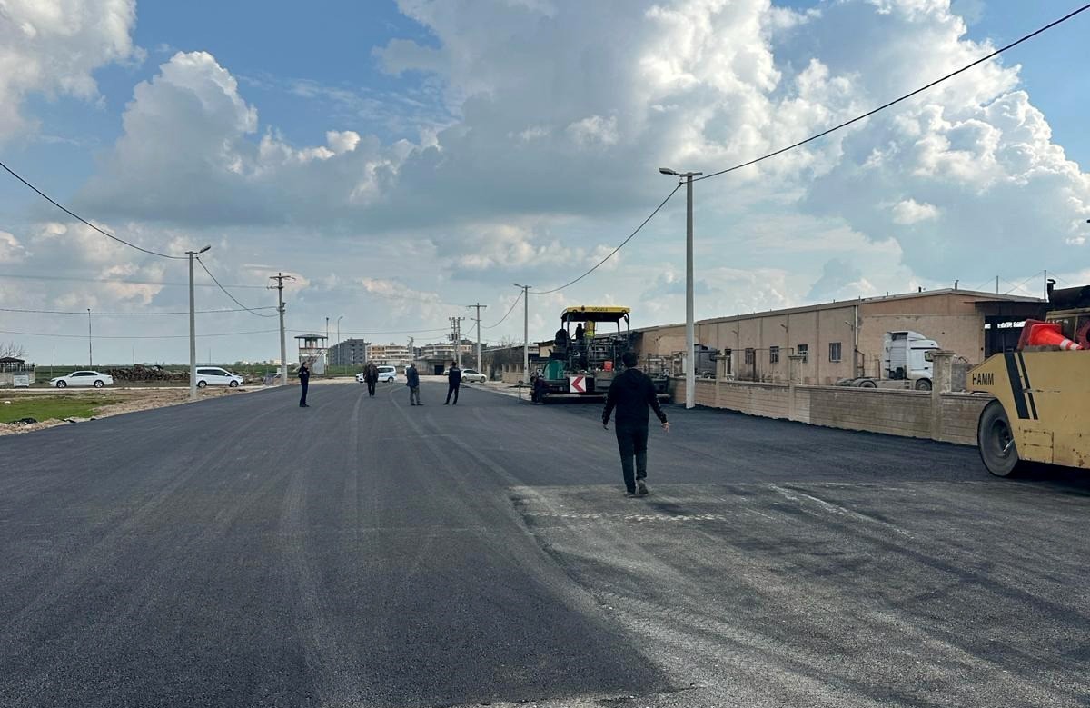 Mardin’de asfaltlama ve parke çalışmaları devam ediyor