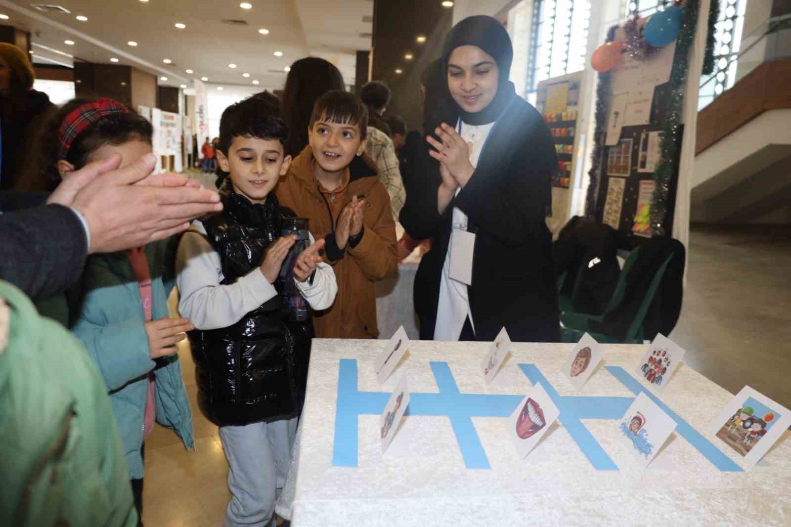 Diyarbakır&rsquo;da &ldquo;Dilimizin Zenginlikleri Festivali&rdquo; d&uuml;zenlendi
