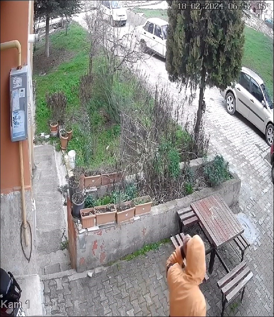 Burdur&rsquo;da &ccedil;aldığı otomobille Isparta&rsquo;da yakalandı
