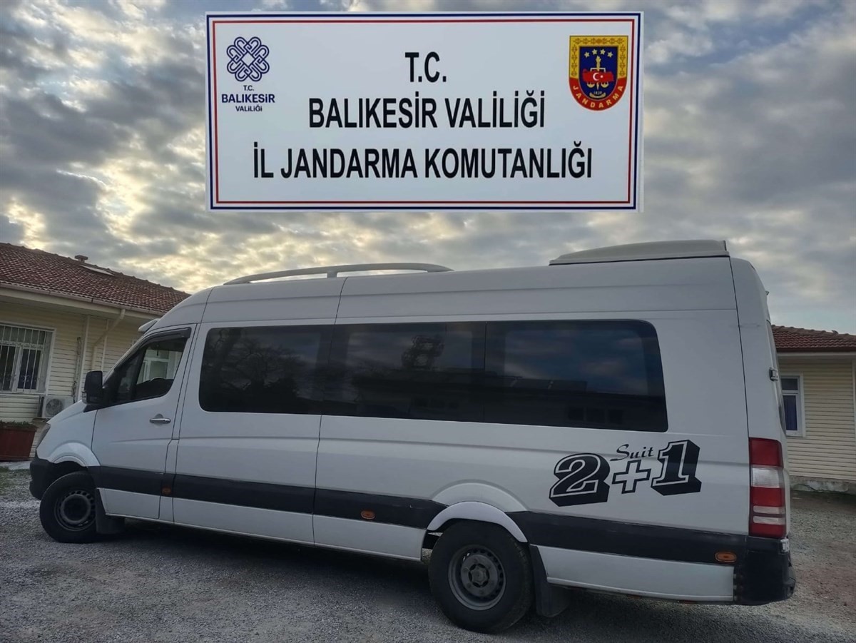 Balıkesir’de 173 düzensiz göçmen ve 2 organizatör yakalandı