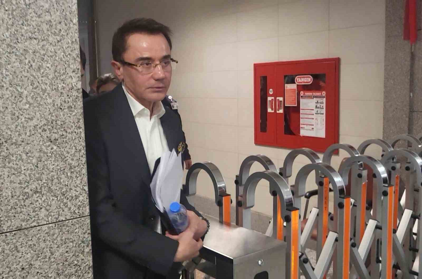 Dr. Ender Sara&ccedil; oğluna &lsquo;cinsel istismar&rsquo; su&ccedil;undan hakim karşısında
