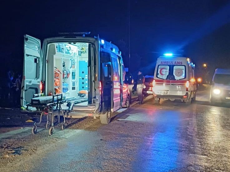 Erdek’te trafik kazası: 2 kişi yaralandı