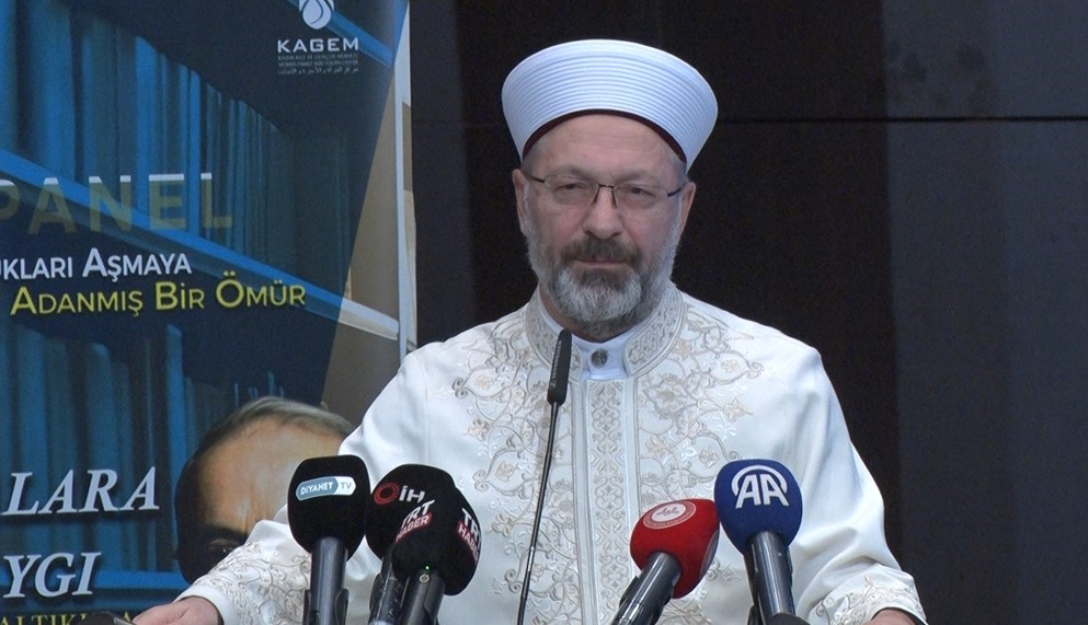 Diyanet İşleri Başkanı Erbaş Ustalara Saygı Paneli’ne katıldı
