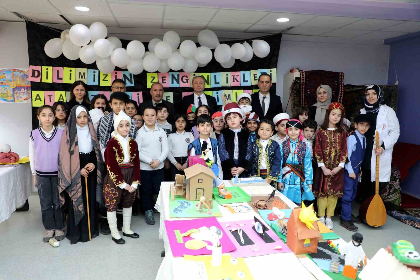 Ağrı&rsquo;da "Atas&ouml;zleri ve Deyimler" sergisi a&ccedil;ıldı
