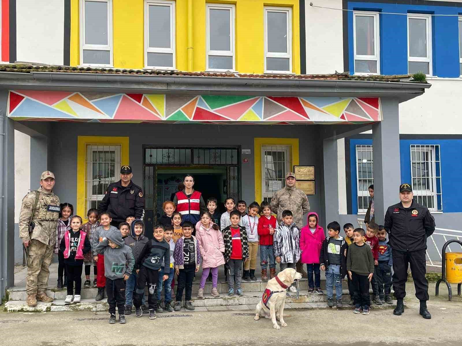 Batman’da jandarma çocuklarla buluştu