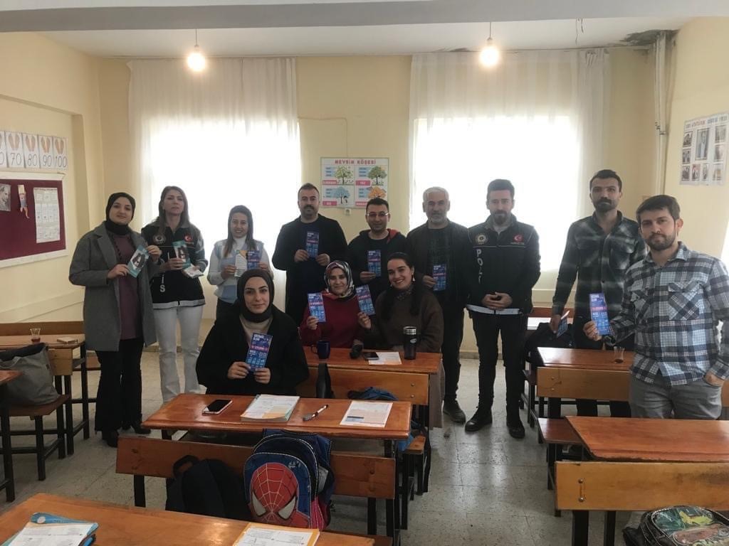 Kozluk’ta vatandaş ve öğretmenlere bilgilendirme yapıldı