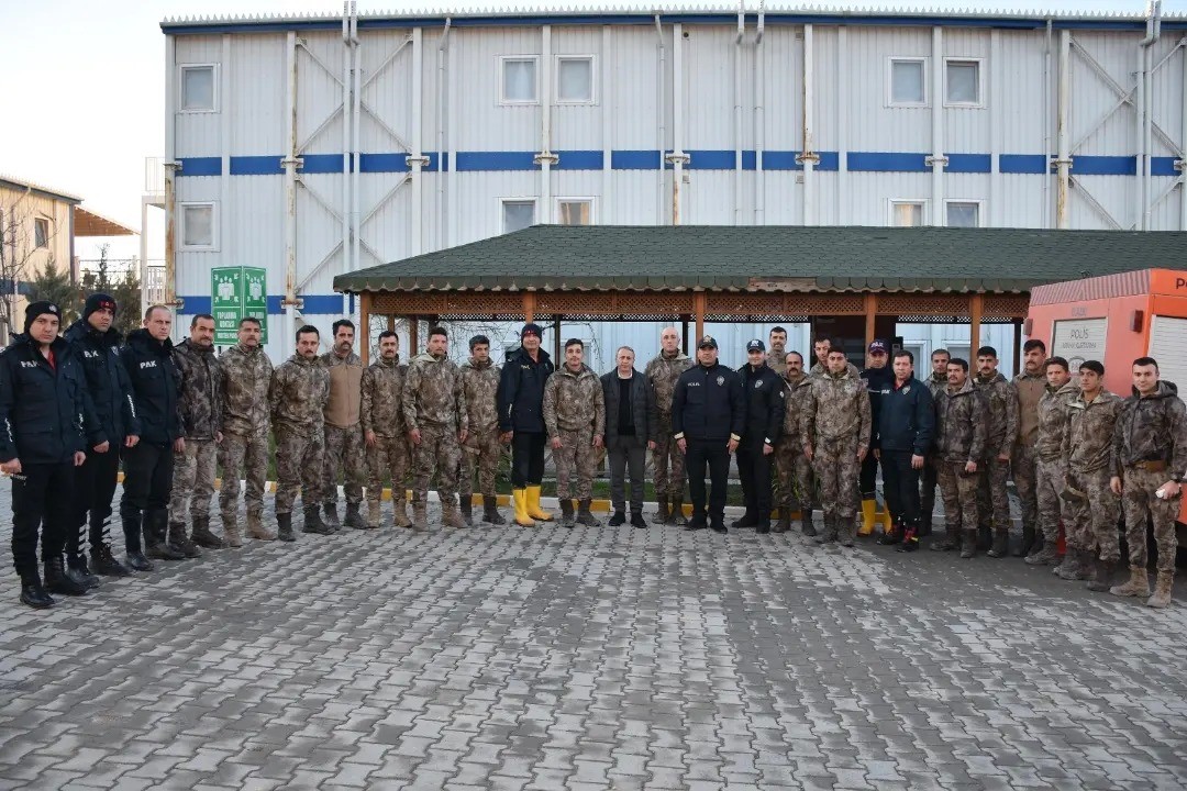 Emniyet M&uuml;d&uuml;r&uuml; Kurt, İli&ccedil;&rsquo;te polis ekiplerince alınan tedbirleri denetledi
