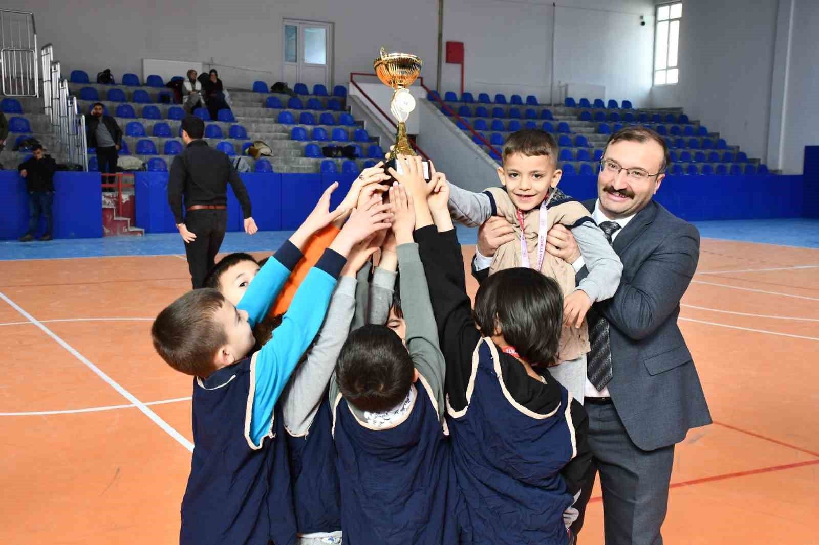 Emet Belediyesinden futsal turnuvası

