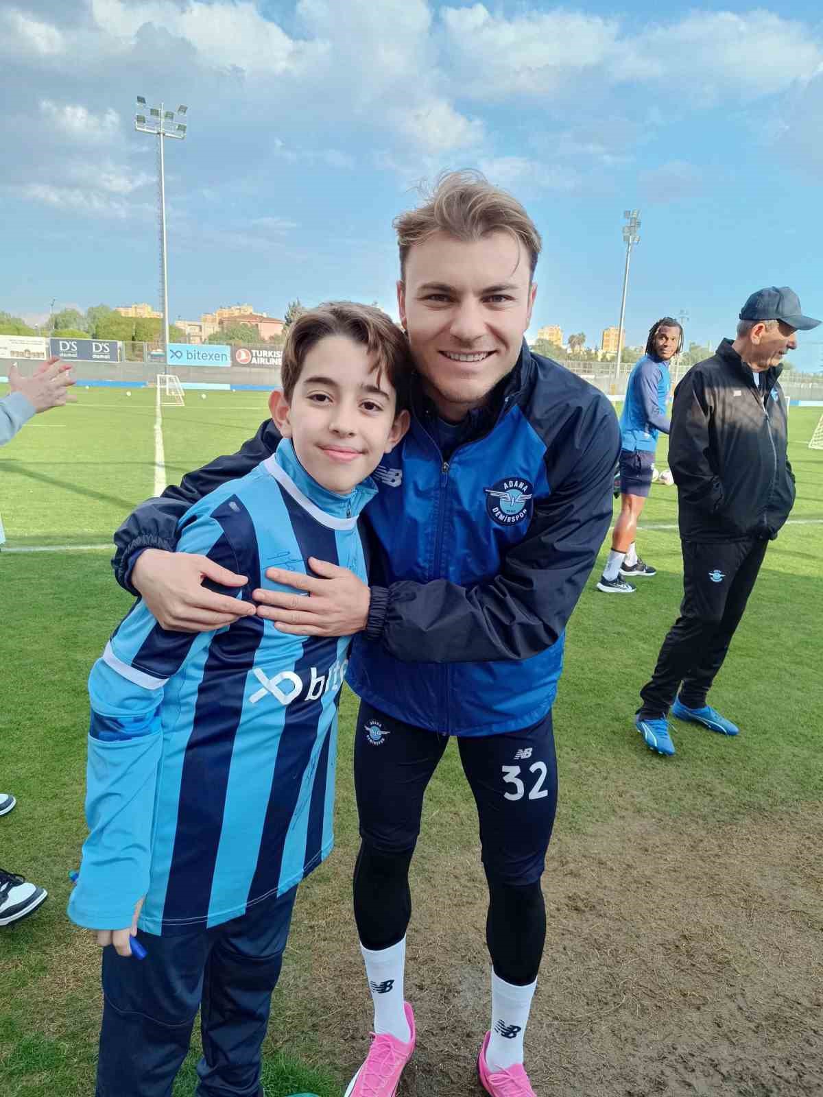 Babası katledilen Demir Güdük’ü Adana Demirspor kulübü ve taraftarları unutmadı