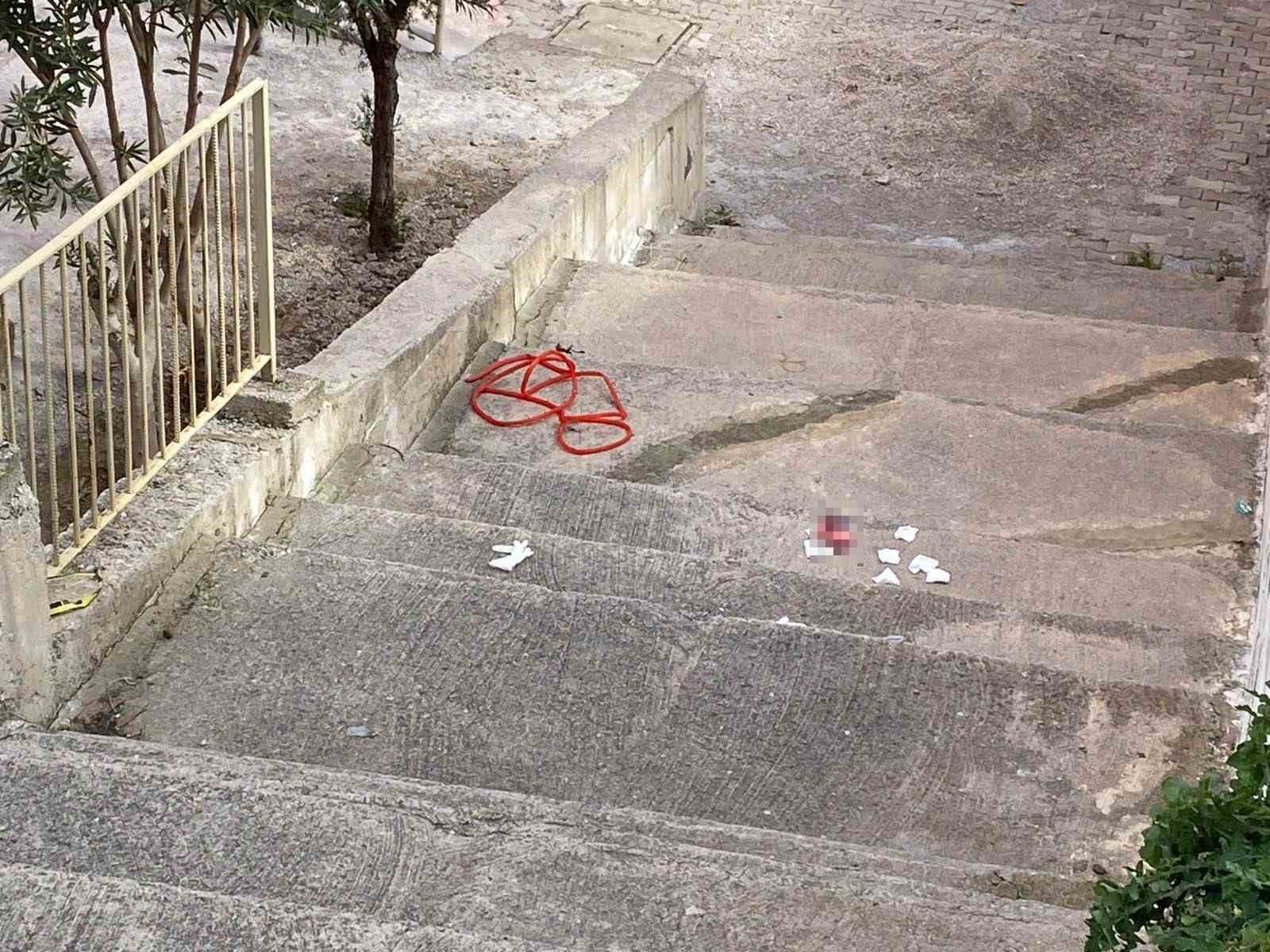 İzmir&rsquo;de sırtından 4 kurşunla vurulan adam hayatını kaybetti
