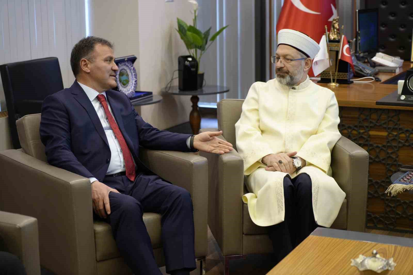 Diyanet İşleri Başkanı Erbaş G&uuml;m&uuml;şhane&rsquo;de
