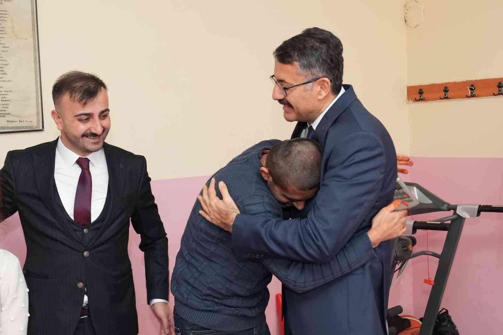 Vali &Ccedil;elik: &ldquo;&Ouml;zel eğitimde g&uuml;&ccedil;l&uuml; yenilikler yapıldı&rdquo;
