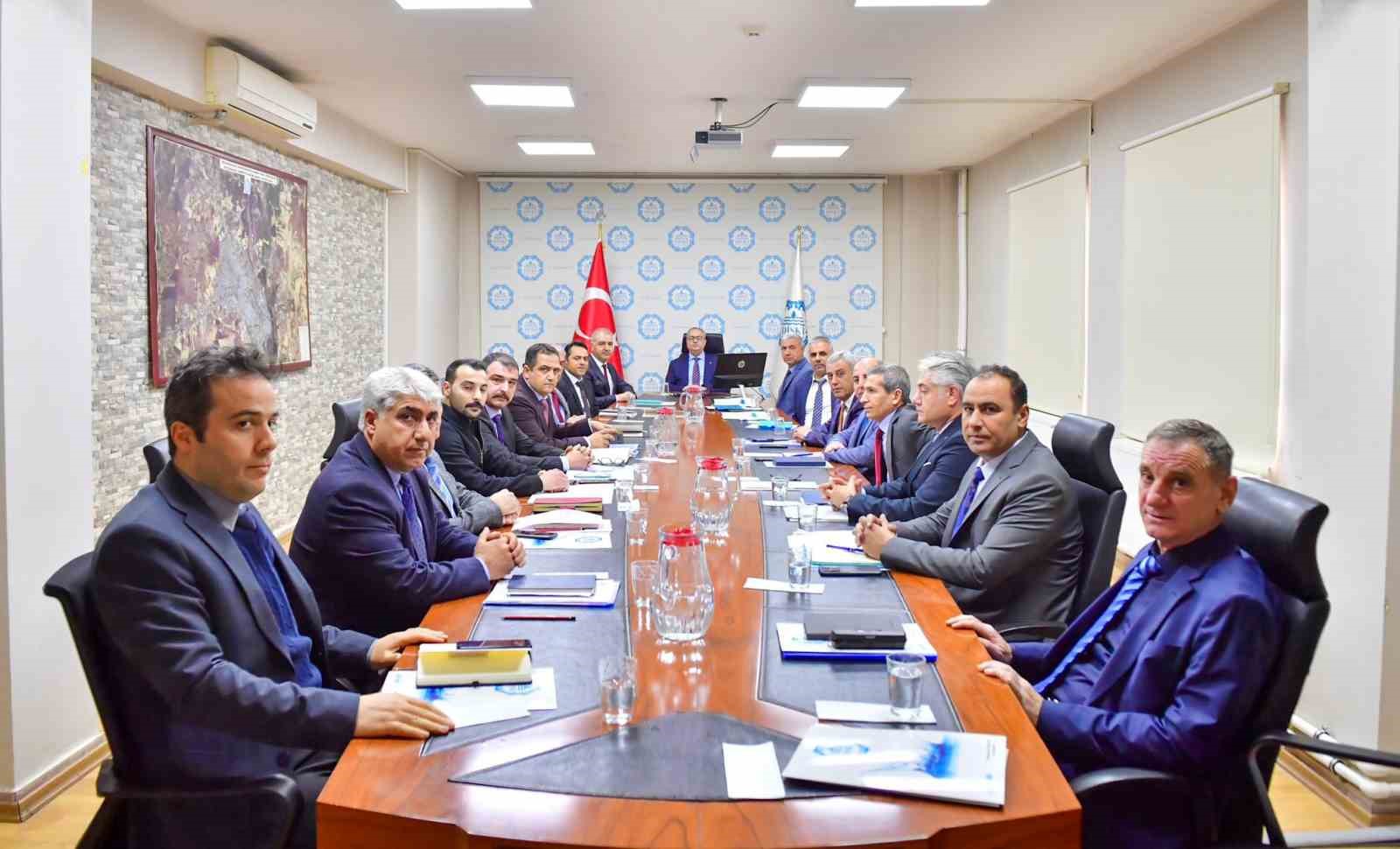 DİSKİ toplantısı Vali Ali İhsan Su başkanlığında ger&ccedil;ekleşti
