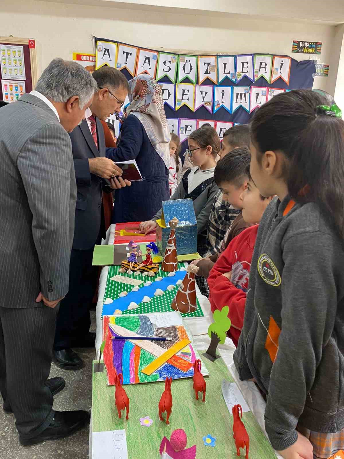 Ağrı&rsquo;da "Atas&ouml;zleri ve Deyimler" sergisi a&ccedil;ıldı
