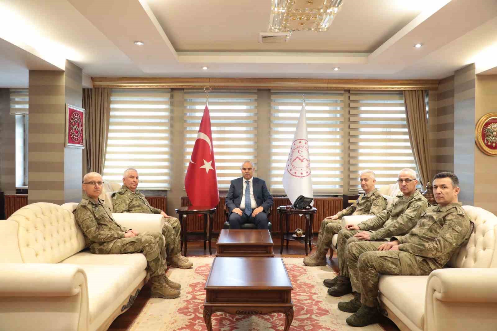 Ağrı&rsquo;da, ASELSAN&rsquo;ın geliştirdiği insansız kara aracı &ldquo;Aslan&rdquo; tanıtıldı
