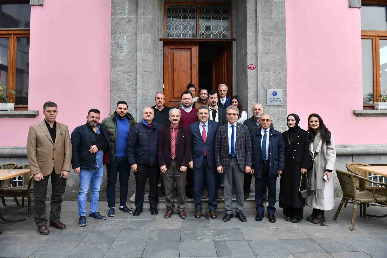 Başkan Genç, Trabzon Sanatevi’ni ziyaret etti, iki sanat merkezi yapacaklarının müjdesini verdi